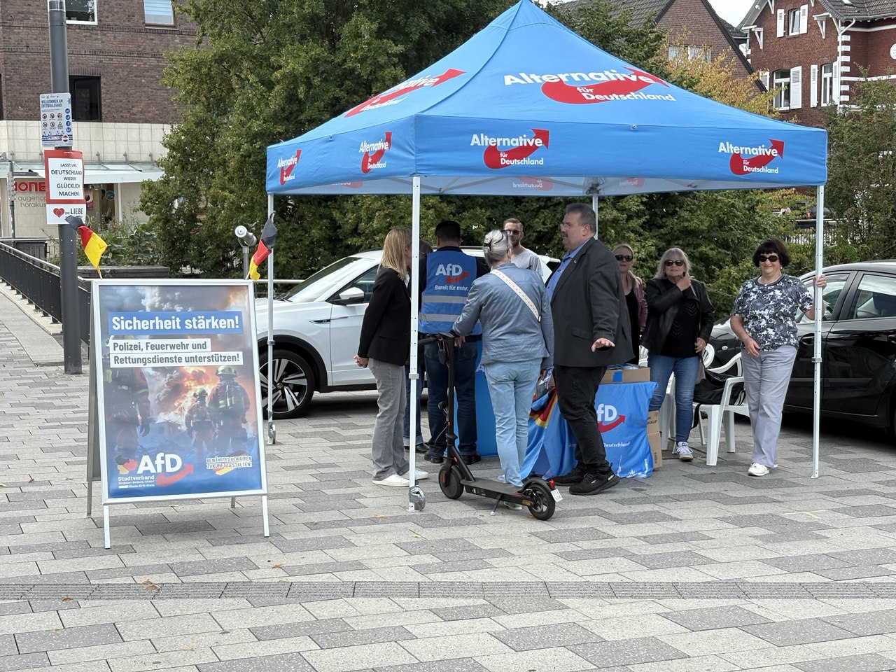 AfD Infostand in Bergheim: ...